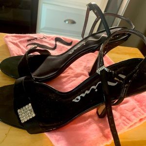 Bought in 2006. Worn once. Pink Nina bag is original.